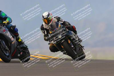 media/Sep-11-2022-SoCal Trackdays (Sun) [[81b7e951af]]/Turn 9 (930am)/